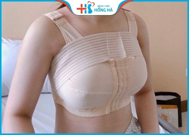 Áo định hình nâng ngực là sản phẩm quan trọng giúp lên form ngực
