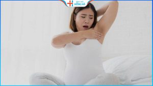 Nguyên nhân bà bầu bị ra mồ hôi nách? 5 Cách điều trị từ thiên nhiên