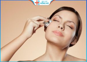 Cách chườm đá sau khi cắt mí giúp giảm sưng, đau cấp tốc