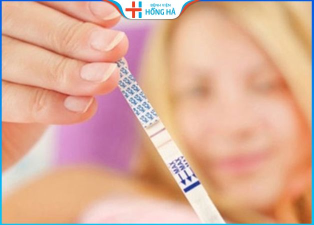 Que thử thai 2 vạch mờ có thai không? 3 Cách thử thai chính xác