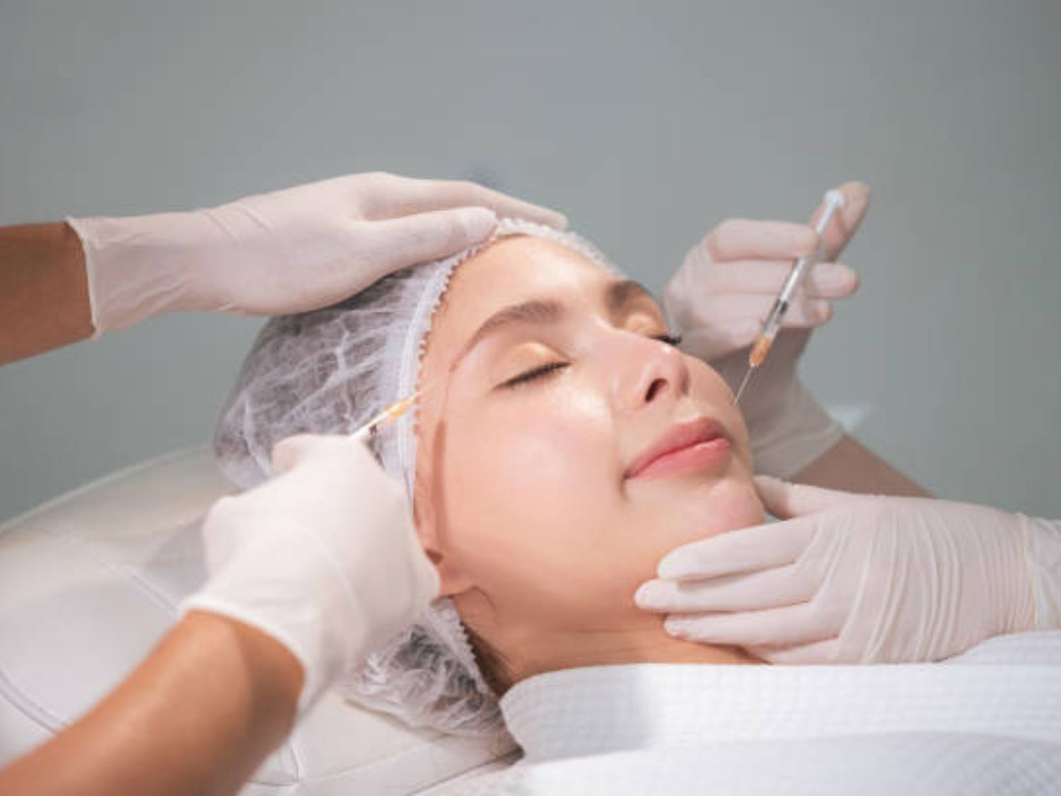 Tiêm Botox là phương pháp đưa một lượng thuốc được tính toán vào nhóm cơ